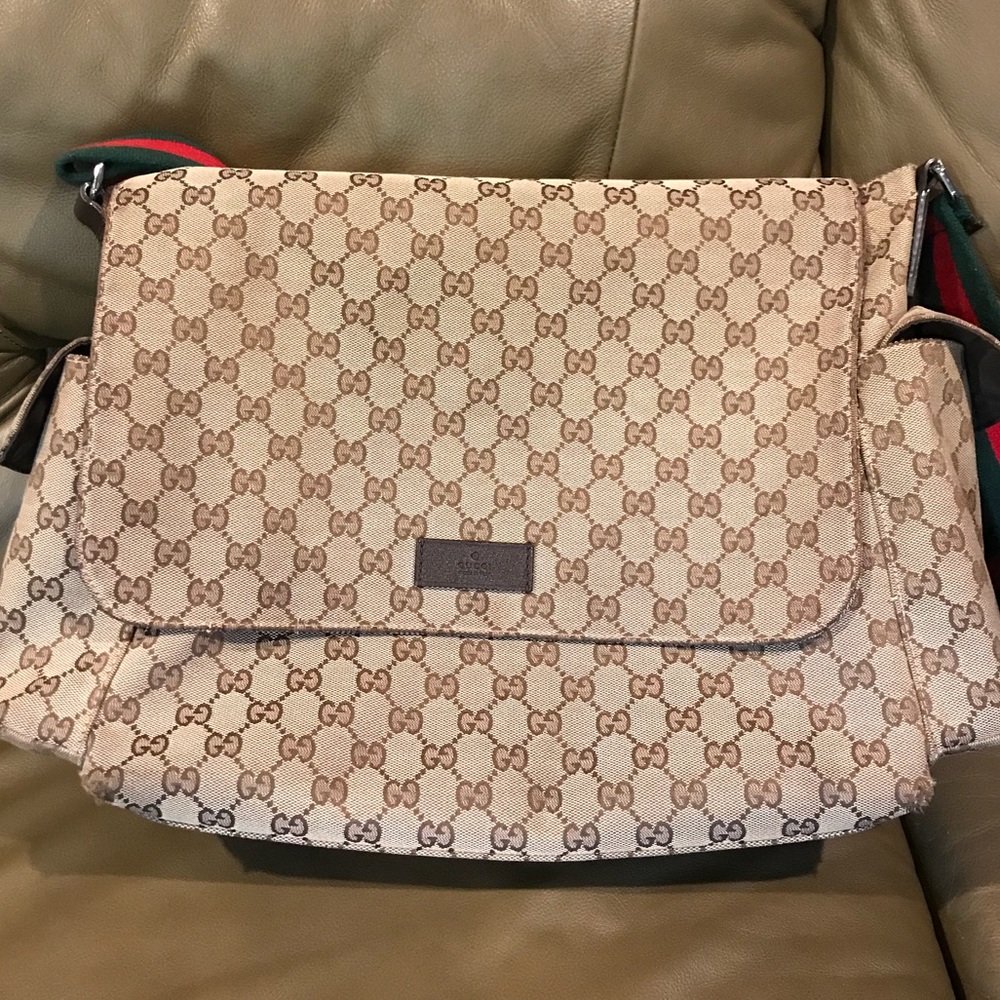 Gucci diaper/messenger bag